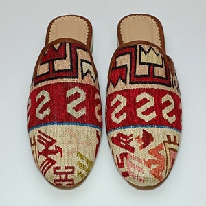 Sumak kilim Mules 40EU(10US), Women&#39;s Kilim Shoes, One of a kind shoes, Handcrafted Mules, Bohemian slipper, Kilim Rug