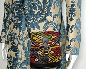 Vintage Kilim Crossbody Bag: Handwoven Turkish Pouch with Leather Strap