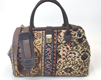 Vintage Kilim Carpet Bag: Boho Chic Tote