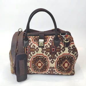 Original carpet bag, vintage Handknotted carpet tote bag, handcrafted rug bag, one of a kind carpet bag, boho chic