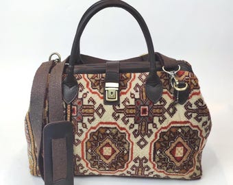 Handcrafted Vintage Kilim Carpet Bag: Boho Chic Tote