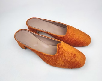 women Orange Handwoven Silk İkat Velvet Mules, Women&#39;s Silk İkat Velvet Slipper, Heeled mules, Leather sole Mules, handcrafted Shoes