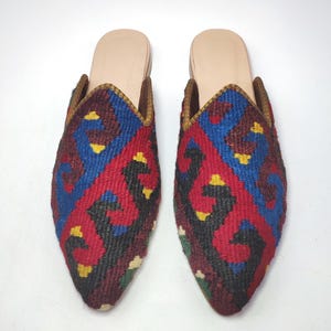 39EU(9US) Women Handwoven vintage Kilim Shoes, Leather Sole Vintage Kilim Mule, One of a Kind Women Kilim Slipper, Women Kilim Slides