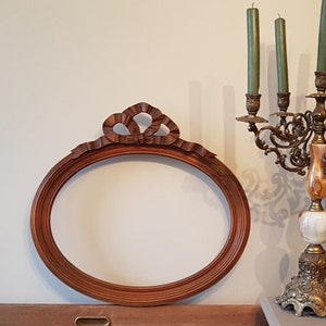 Marco de madera ovalado tallado antiguo, decoración romántica, estilo rústico chic. imagen 1