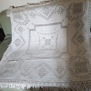 Alte quadratische Tischdecke, Boho-Dekor, romantisch, schäbig