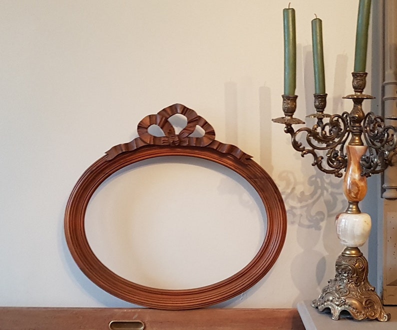 Marco de madera ovalado tallado antiguo, decoración romántica, estilo rústico chic. imagen 1