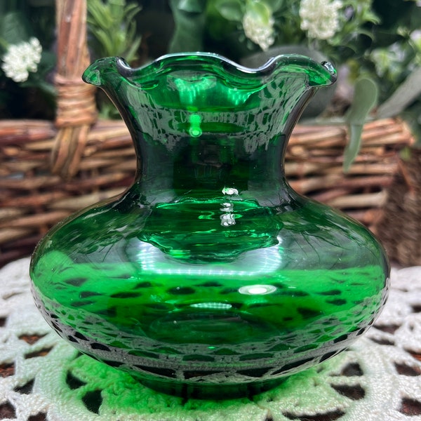 Vintage Small Emerald Green Scalloped Rim Urn Shape Vase | Anchor Hocking, Green Glass Vase, St Patricks Decor