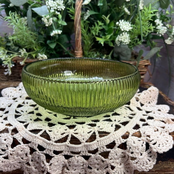 Vintage E. O. Brody Avocado Green Ribbed Bowl, Cleveland OH, 1970s 1960s green avocado glass fruit serving bowl