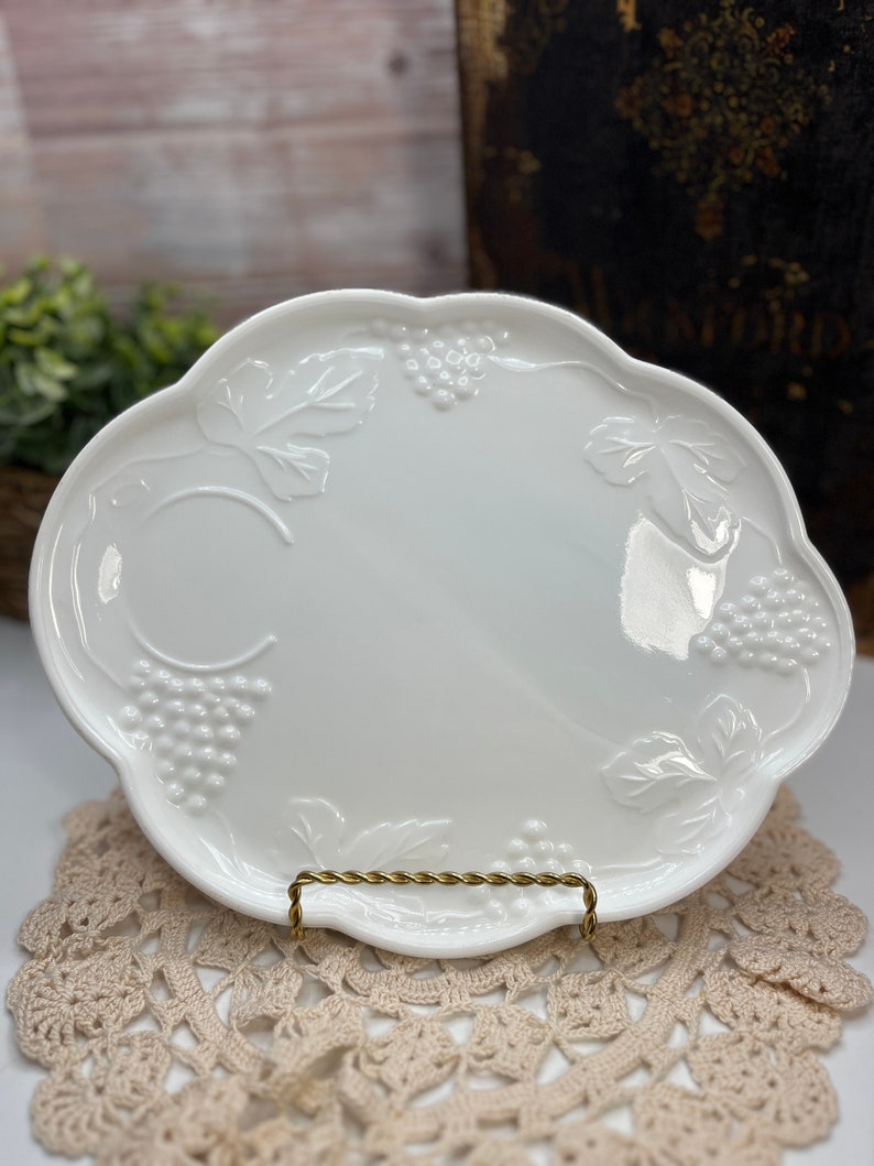 Set of 4 Vintage Milk Glass Snack Plates, Grape and Leaf Design, Milk Glass Luncheon Plates With