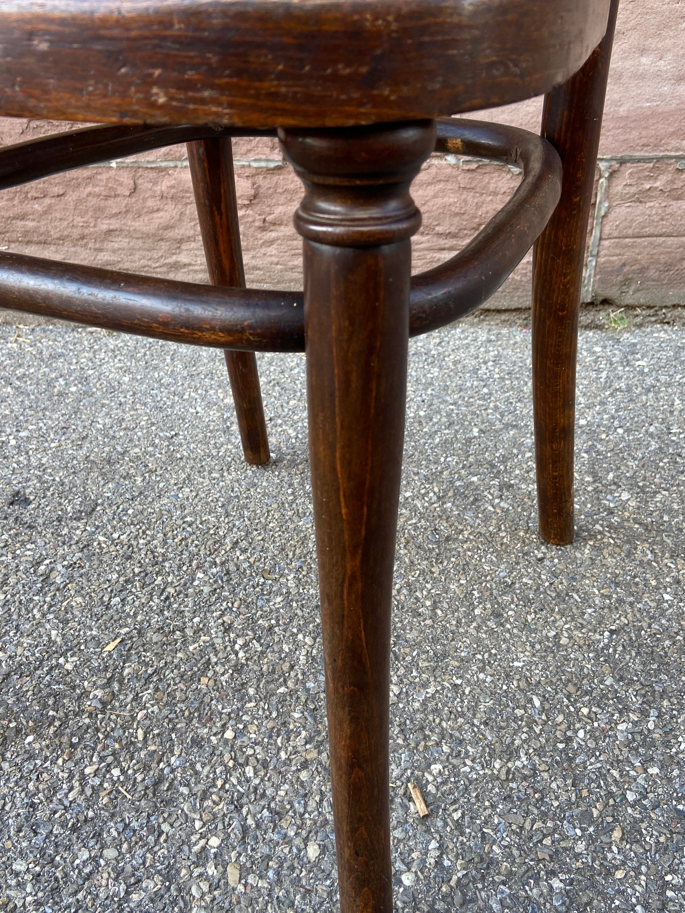 Cafe Bistro Chair 1910s Thonet Nr 221 Curved Wood Bentwood