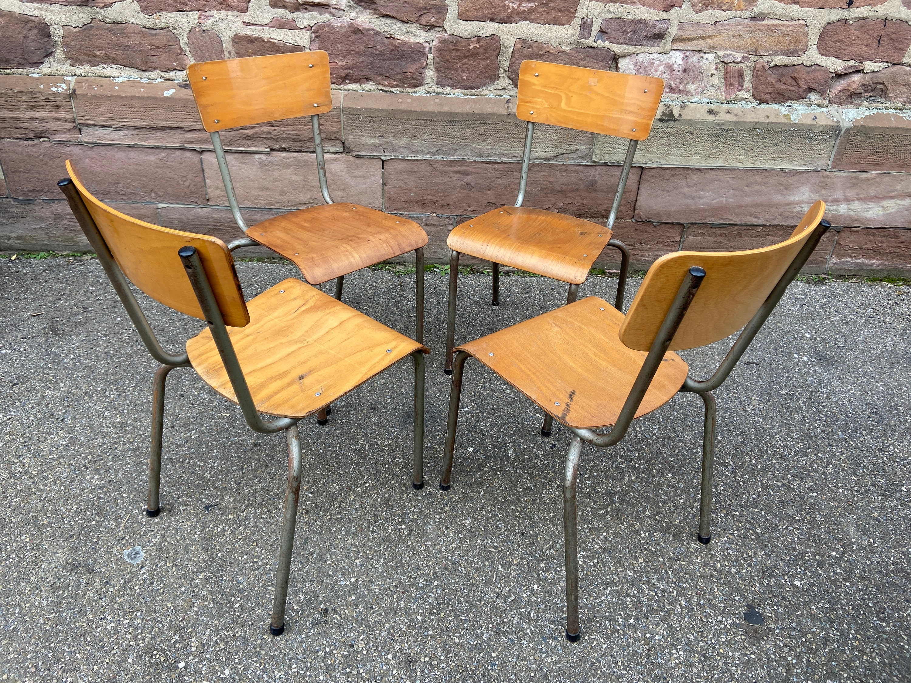 4 vintage school chairs in metal and wood design Mid-century vintage 1960