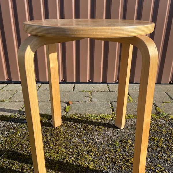 Tabouret vintage scandinave Modèle 60 esprit Alvar Aalto