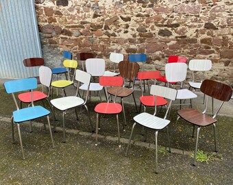 Ref. 688 Suite mit 20 nicht übereinstimmenden Formica-Stühlen, Vintage-Stühle aus der Mitte des Jahrhunderts, französische Vintage-Stühle aus den 1960er Jahren