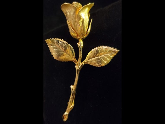 Beautiful Vintage Gold Tone Rose Brooch - 3 Inch - image 1