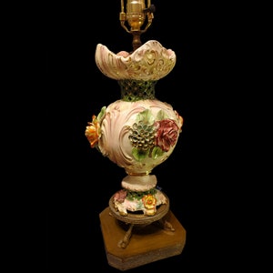 Italian Benrose Porcelain Delicate Rose Capodimonte Lamp with Gold Trim