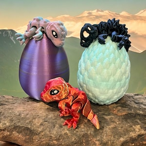 Adorable T-Rex with Egg, 3D Printed Articulating Flexi Fidget Toy, Dino Lover Gift, Gender Reveal, Unique Desk Decoration