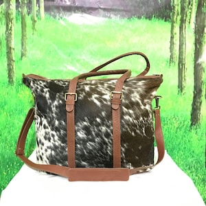 Fourre-tout en cuir de vachette | Sac à main pour femme en véritable fourrure de vache | porté épaule bohème western | Porte-monnaie tricolore à imprimé vache | Cadeau pour elle VENTE
