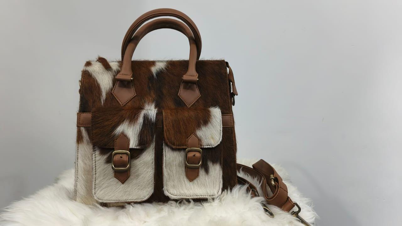 Sac à Main En Cuir EQUIPAGE OF PARIS - Peau De Vache - Occasion En Très Bon état