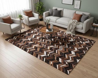 Driekleurig koeienhuid patchwork vloerkleed | Leren chevron vloerkleed (8 x 10 ft)