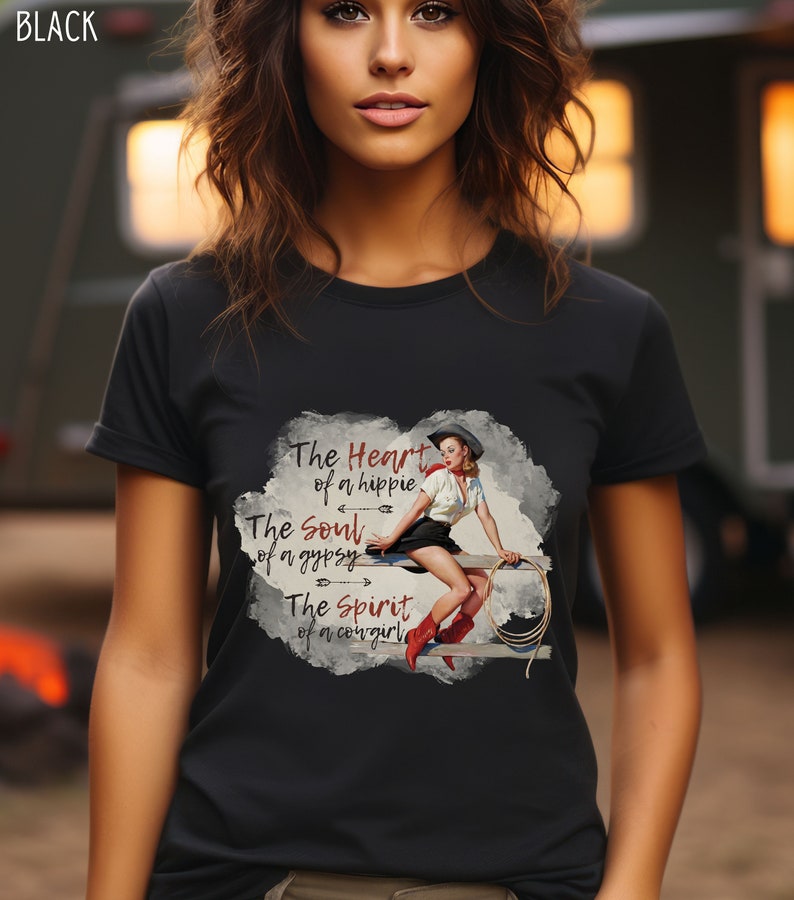 Retro Cowgirl-skjorta, Hippies hjärta, En zigenares själ, En cowgirls ande, Gypsy Soul-tröja, Western Rodeo-t-shirt, Flower Child-t-shirt Black