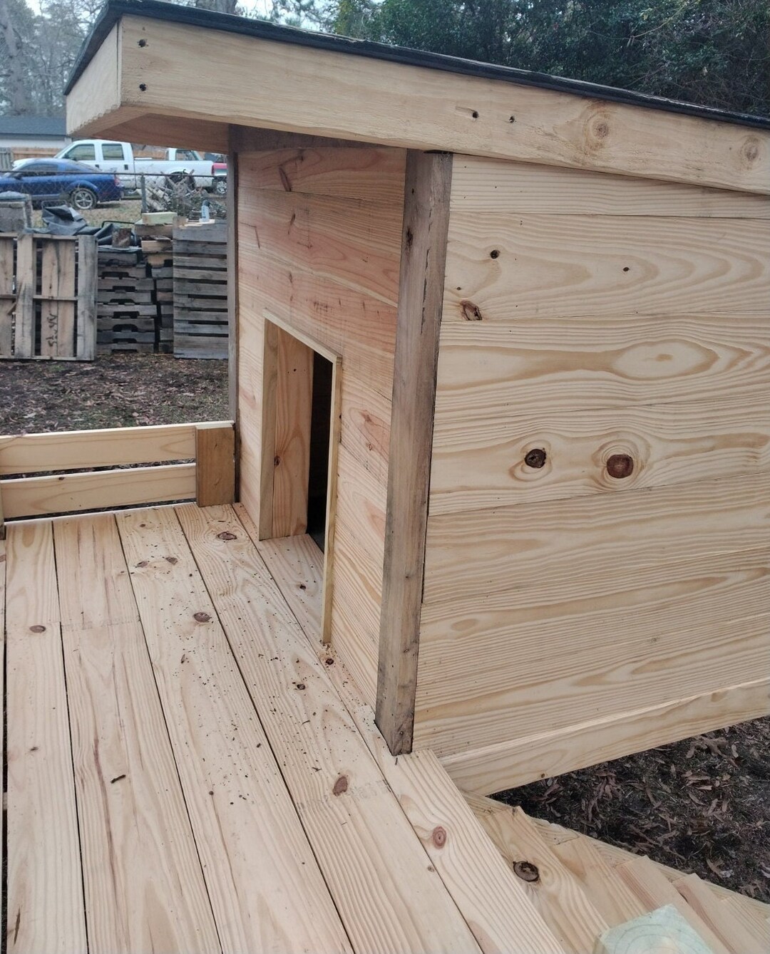 Raised Dog House , Dog House Condo , Outdoor Dog House , Feral Dog Cat