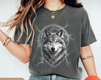 Vintage Wolf Graphic shirt, 90s Graphic Style T shirt Comfort Colors® Tshirt Retro Faded Tee Animal Nature Grunge Moon Y2k Gothic 2000s Gift