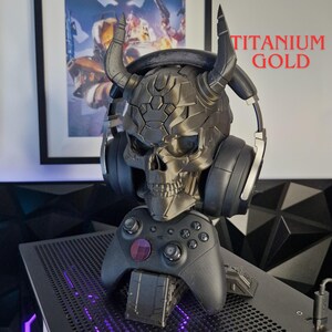Sci-Fi Skull Headset & Controller Stand: Unique Gaming Decor SALE Titanium Gold