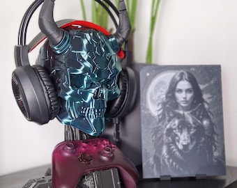 Sci-Fi Skull Headset & Controller Stand: Unique Gaming Decor