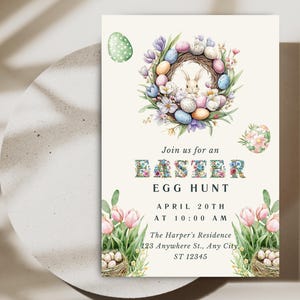 Invitación de búsqueda de huevos de Pascua con letras florales - Descarga instantánea - Plantilla editable e imprimible - Elegante invitación de Canva con corona botánica de conejo
