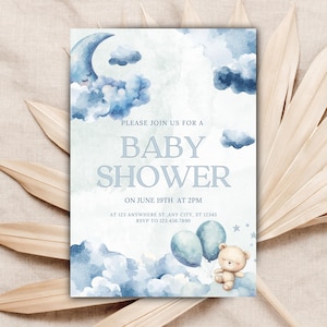 Invito per baby shower "Fluffy Clouds", per rivelare il sesso del bambino, azzurro, per la cameretta del bambino, con orsetto volante, modello digitale modificabile