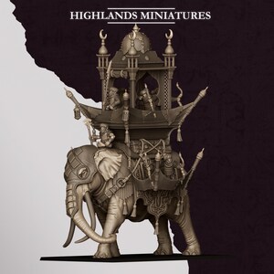 Puede incluir: Una figura miniatura marrón de un elefante con armadura que transporta una estructura de varios niveles con jinetes. La estructura presenta aberturas arqueadas, linternas y remates de media luna. El texto HIGHLANDS MINIATURES aparece arriba.