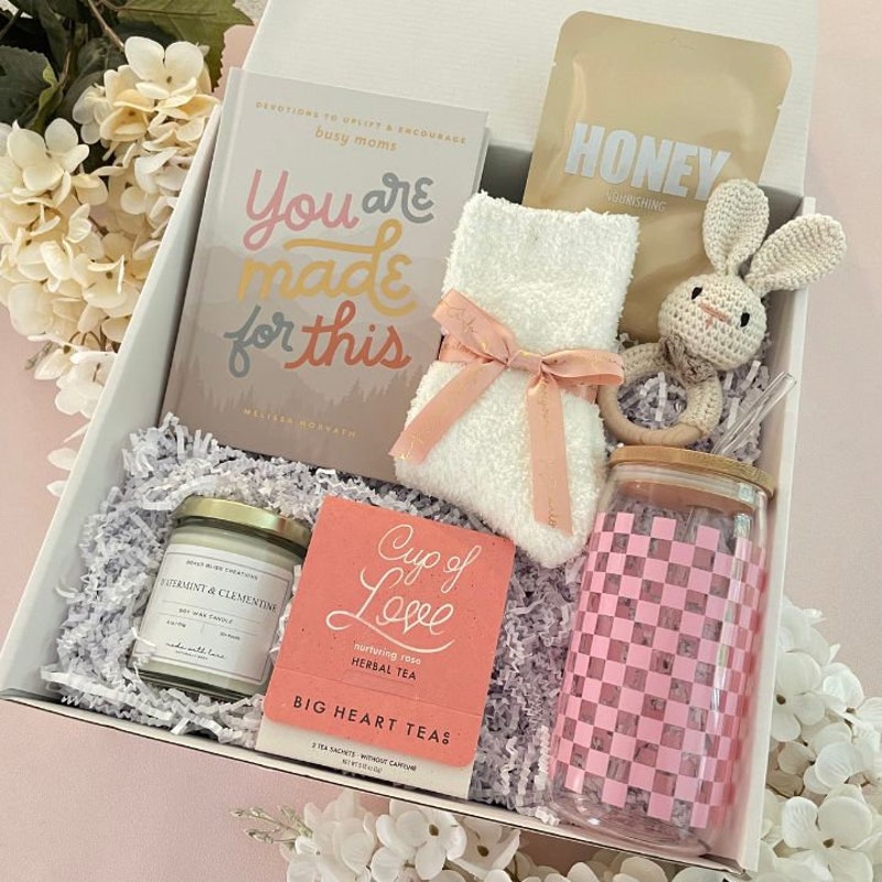 New Mom Gift Basket - 60+ Gift Ideas for 2024