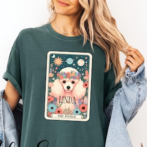 Poedelshirt, Comfort Colors® gepersonaliseerd T-shirt hondentarotkaart, poedelcadeaus poedelshirt, tarotkaartshirt, moeder poedel, shirt poedelliefhebber