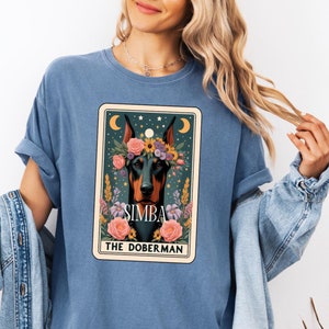 Dobermann hondenshirt, Comfort Colors® gepersonaliseerd T-shirt hondentarotkaart, dobermann cadeau moeder hond, sweatshirt hondenshirt, tarotkaartshirt, uniseks