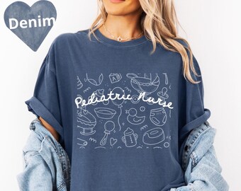 Chemise d'infirmière pédiatrique, cadeau d'infirmière pédiatrique, cadeau de remise des diplômes d'infirmière pédiatrique, t-shirt d'infirmière avec un design de jouet pour bébé, vêtements d'infirmière pédiatrique.