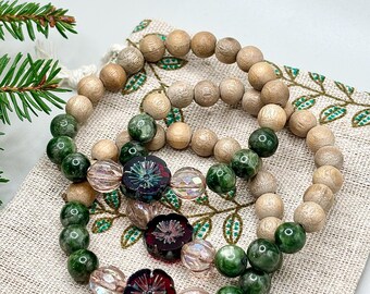 Poinsettia Flower Bracelet: Diopside Gemstones, Glass Beads & Driftwood