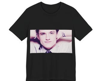 Shirt Josh Hutcherson | Overhemd acteur | T-shirt Fluitje Meme | Fluitje Baby | Peeta-shirt | Grappige shirts | Tiktok-shirts | Cadeaus Zacht katoen