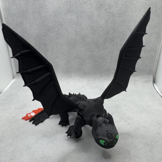 可動式ドラゴンフィギュア：『ヒックとドラゴン』セット - 翼と