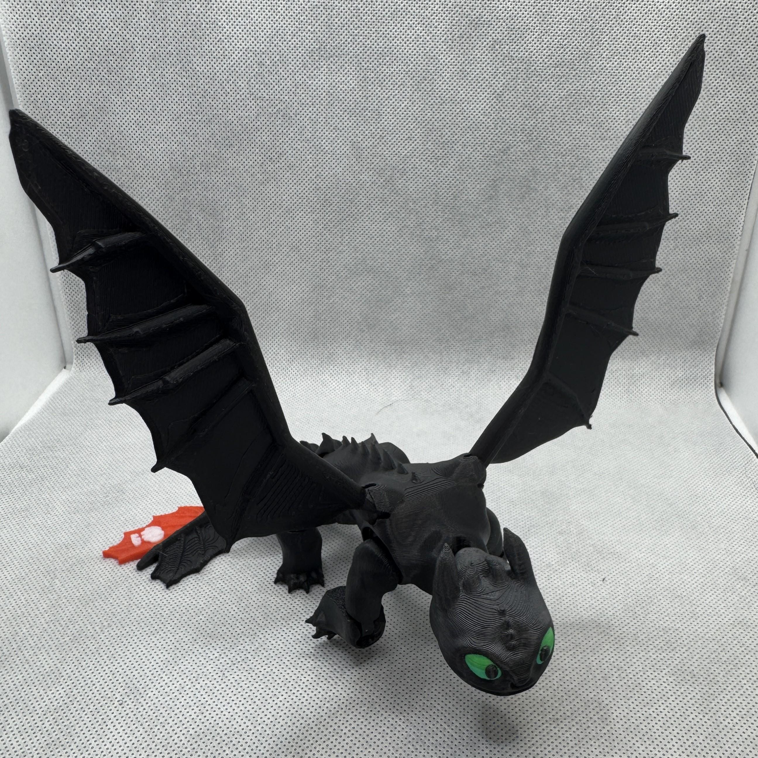 可動式ドラゴンフィギュア：『ヒックとドラゴン』セット - 翼と