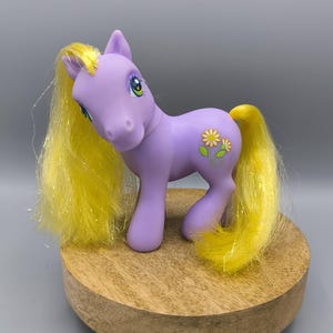Vintage MLP G3 Daisyjo, purple pony with yellow daisies, My little pony collection, vintage pony 2006, pony collectors gift