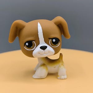 Littlest Pet Shop Boxer #25, Boxer, braune Boxerfigur, LPS Hundefigur, Boxer Geschenk, LPS Sammlergeschenk