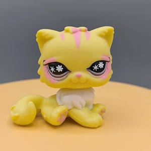 Littlest Pet Shop Persian cat #878, authentic pet figurine, yellow persian cat, LPS collection, LPS collectors gift, excellent condition