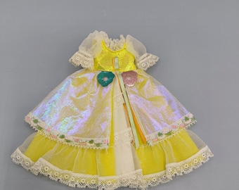 Vintage Lady Lovely Locks gele jurk en accessoire haarborstel, jurk voor verzamelobjecten jaren 80-90, uitstekende staat