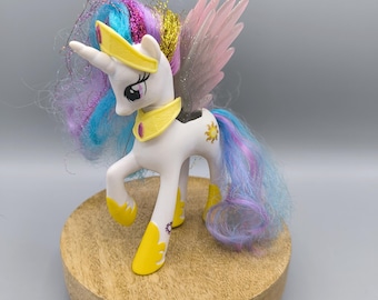 Vintage MLP G4 Princess Celestia, My little pony, unicorn with tiara, collectible toy Hasbro, alicorn, brushable pony, excellent condition