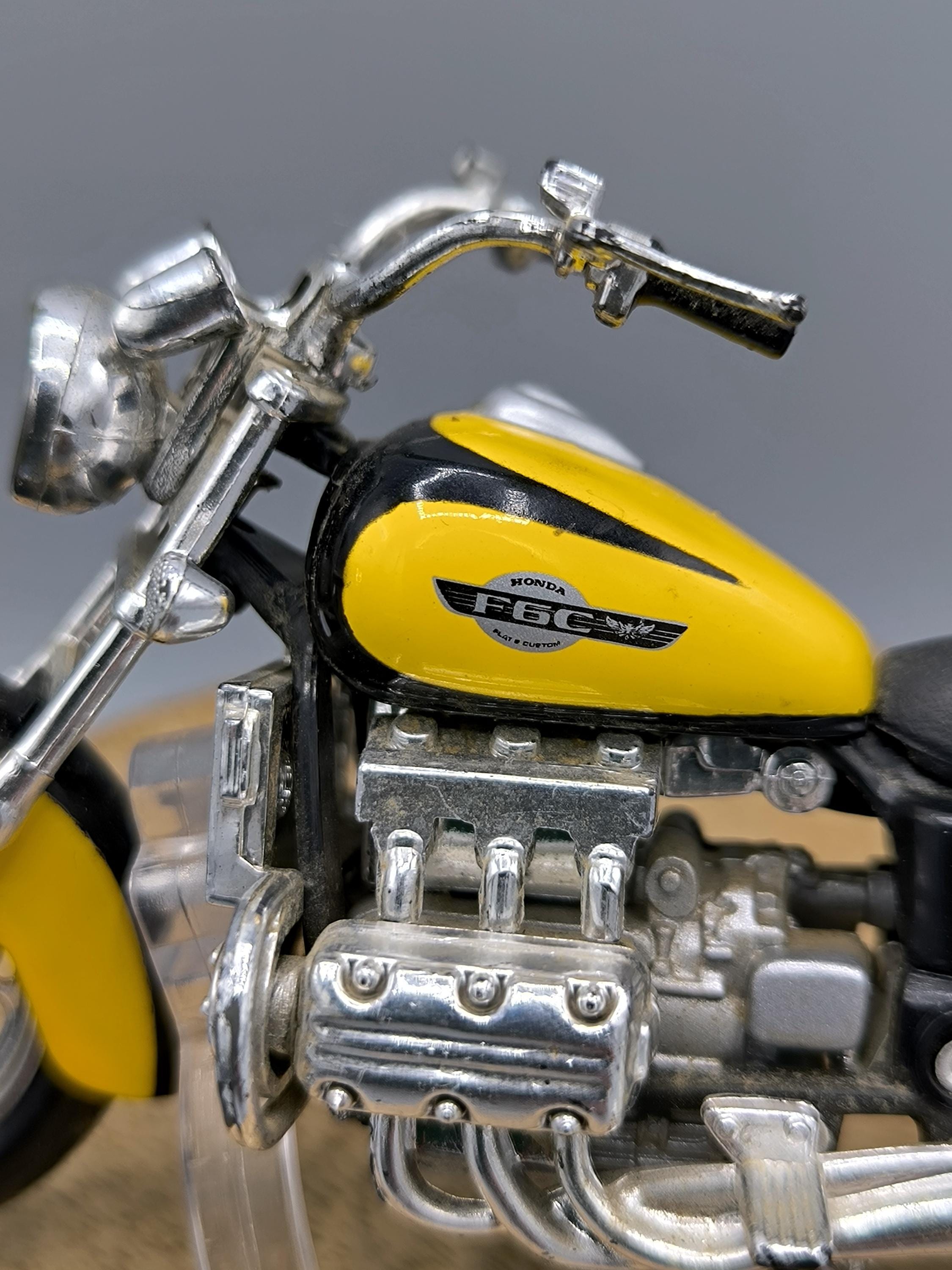 マイスト製ホンダF6Cモデルバイク1:18、黄色のホンダモデル