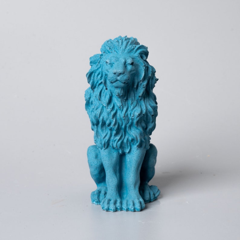 Lion Figurine Made of Concrete Perfect Little Gift For Kids Lion Toy Miniature Lion Sculpture Fun Gift Desk Sculpture for Father's day