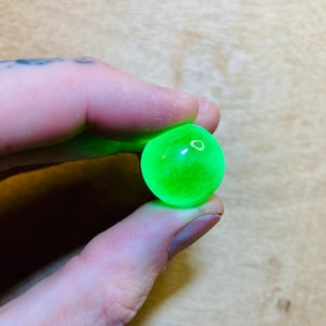 Natural Non Treated NEPHRITE JADE Round Cut Cabochon #31 Carat With Display Case