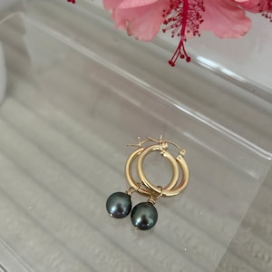 Tahitian Pearl Huggies