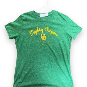 Oregon Ducks t shirt (medium)