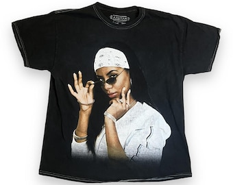 Aaliyah oversized t shirt (XL)
